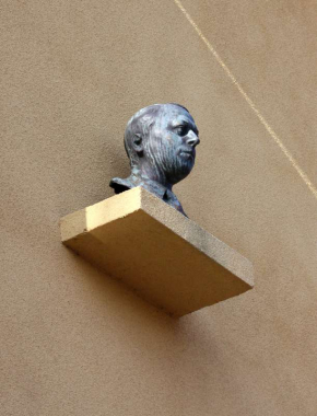 Busta Konstantina Biebla ve Slavětíně