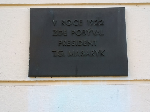 Pamětní deska T. G. Masaryka v Lázních Sedmihorky