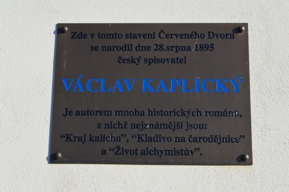 Pamětní deska Václava Kaplického v Červeném Dvoře