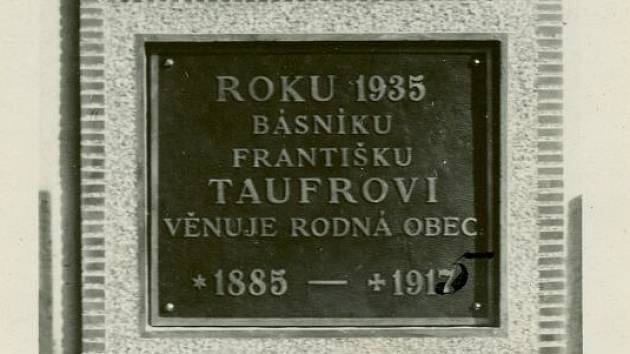 Pamětní deska Františka Taufra  v Němčicích nad Hanou