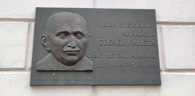 Pamětní deska Zdeňka Kalisty v Benátkách nad Jizerou