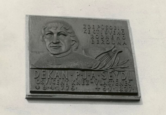 Reliéfní pamětní deska Josefa Antonína Seydla
