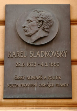 Pamětní deska s reliéfní podobou hlavy Karla Sladkovského