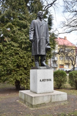 Pomník Adolfa Heyduka v Písku