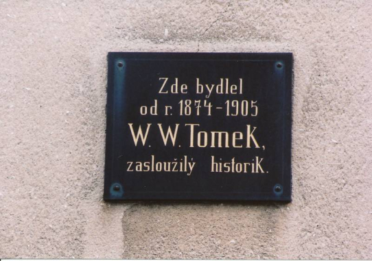Pamětní deska Václava Vladivoje Tomka v Polici nad Metují