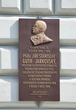 Pamětní deska Jiřího Stanislava Gutha-Jarkovského  v Klatovech