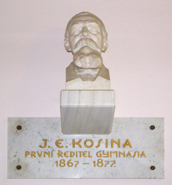 Busta s pamětní deskou Jana Evangelisty Kosiny v Olomouci