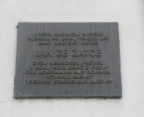 Pamětní deska Jana ze Žatce na budově radnice v Žatci (nová)