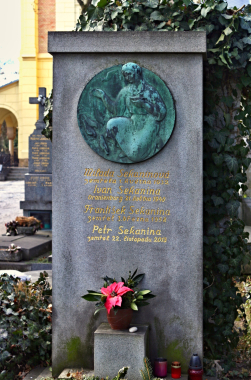 Hrob Ivana Sekaniny (kenotaf)