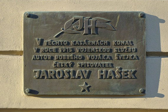 Pamětní deska Jaroslava Haška v Českých Budějovicích