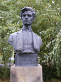 Busta Jiřího Wolkera v Holešově