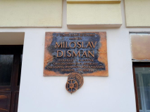 Pamětní deska Miloslava Dismana v Bělé pod Bezdězem